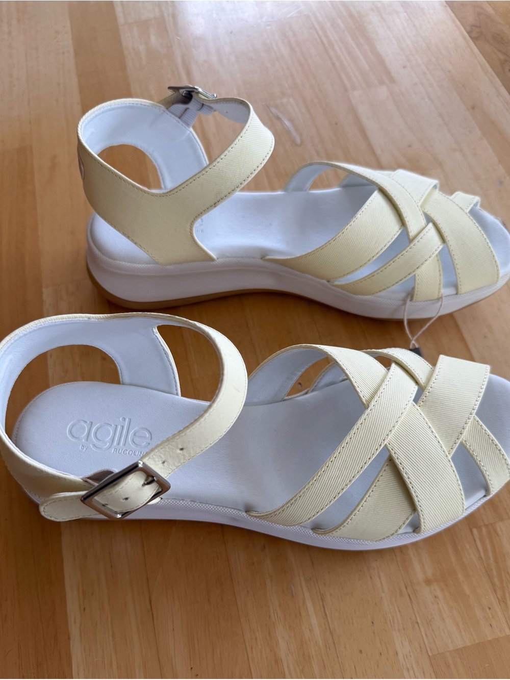 Women's Light Yellow Strappy Comfort Sandals NWOT